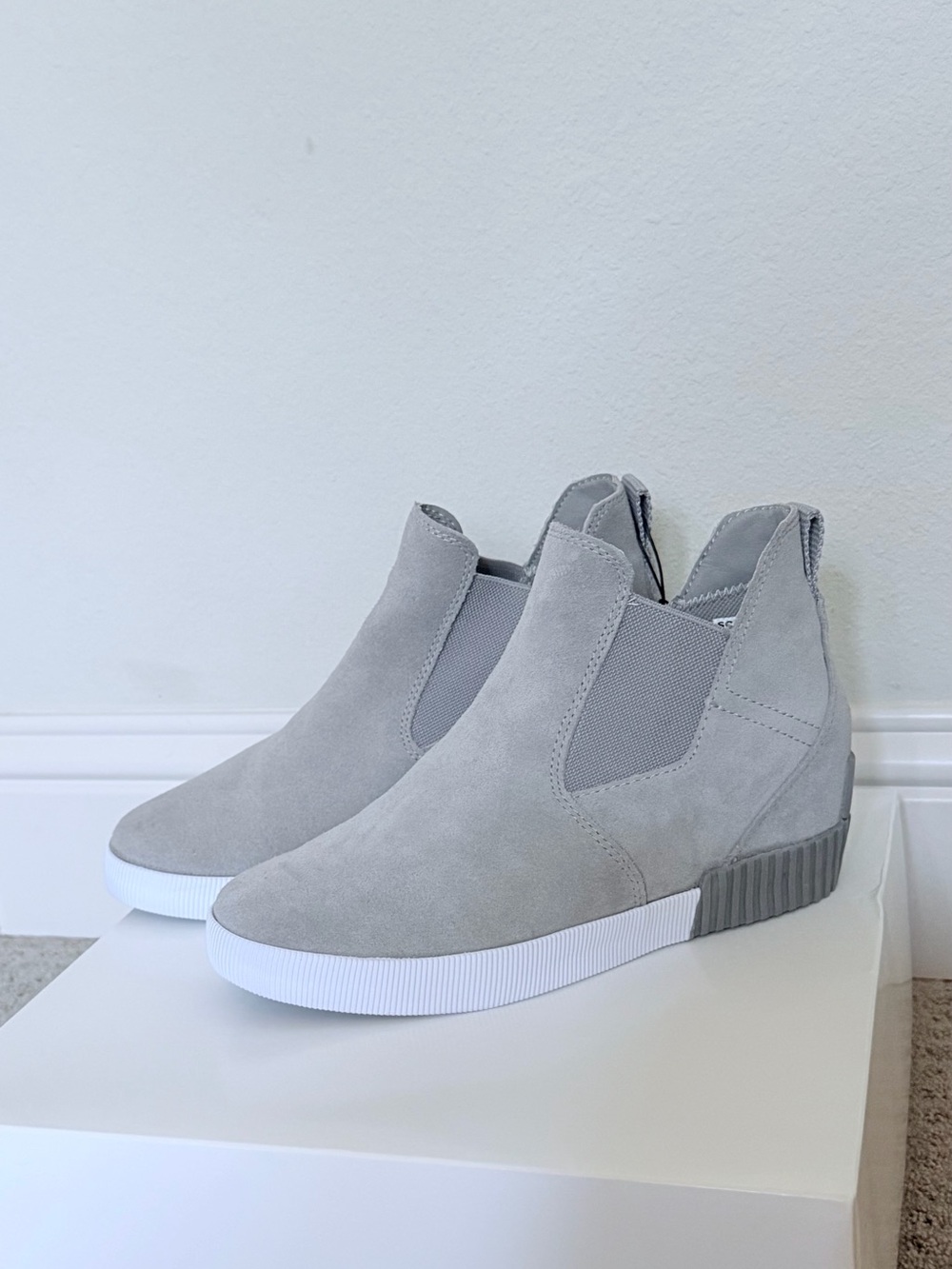 Like New Sorel Women’s Light Gray Suede Wedge Bootie - Size 8.5